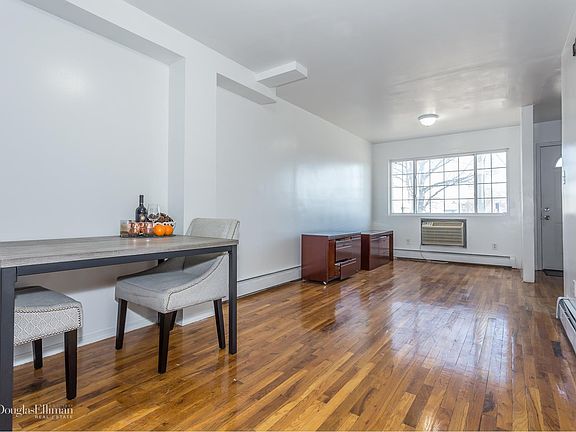 3rd image of 9530 222nd St