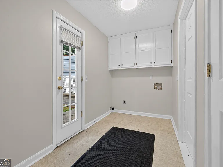 129 Springbrook Dr — Photo 15