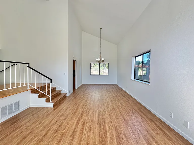 768 Rose Dr — Photo 9