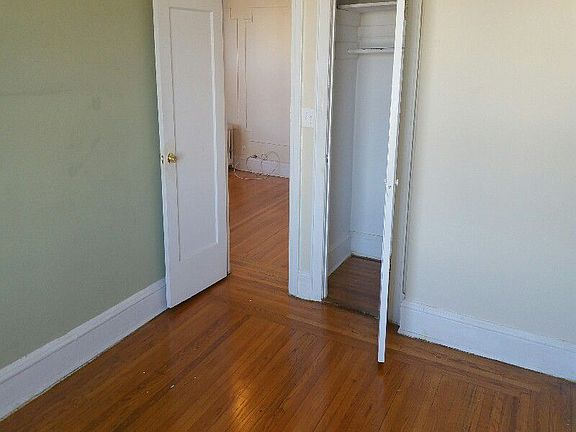 2nd image of 2833 37th St #4