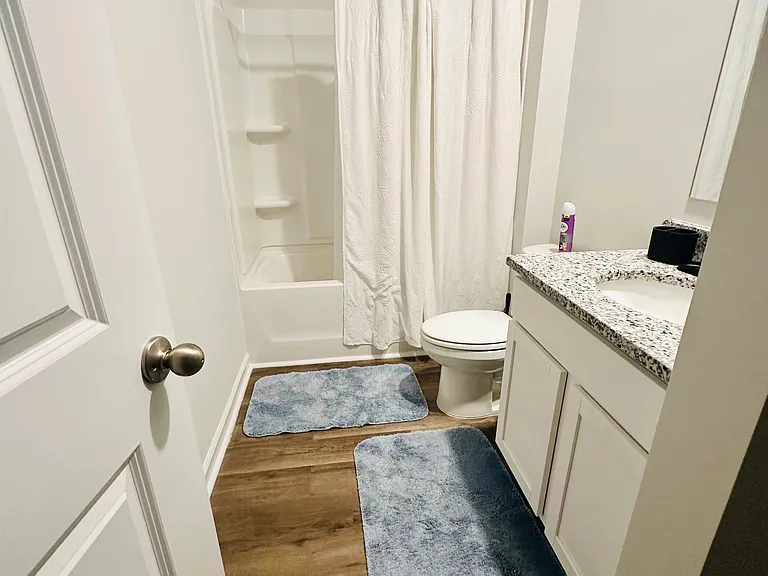 490 Whitby Ct — Photo 24