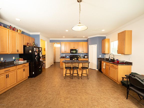 3rd image of 211 Osprey Marsh Ln