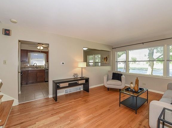 3rd image of 4017 Dubois Ave