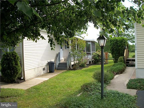 2nd image of 770 Aspen Cir