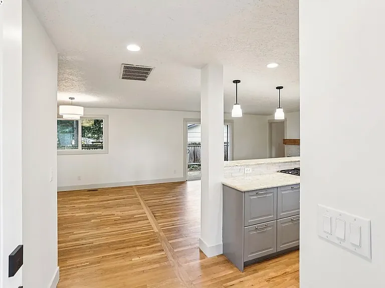 18655 SE Yamhill Cir — Photo 4