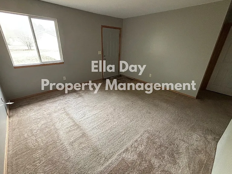 11438 E Lewis St #B — Photo 2