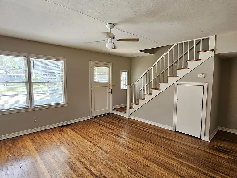 124 S Franklin Blvd — Photo 7