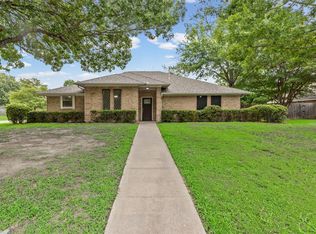 10501 Oak Creek Dr, Greenville, TX 75402