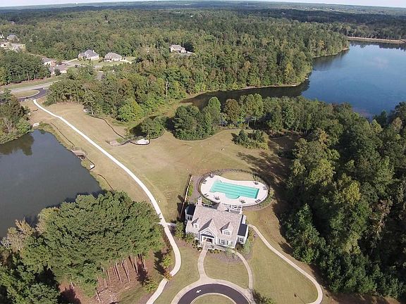 5th image of 410 Discovery Lake Dr