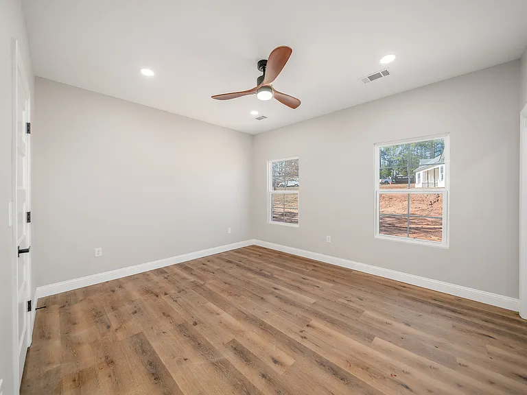 16 Deer Park Cv — Photo 10