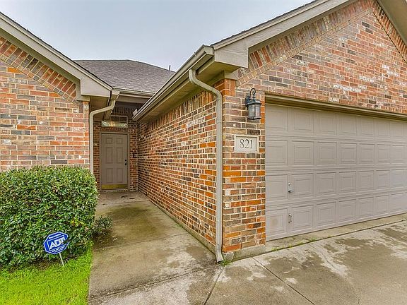4th image of 821 La Sierra Ct