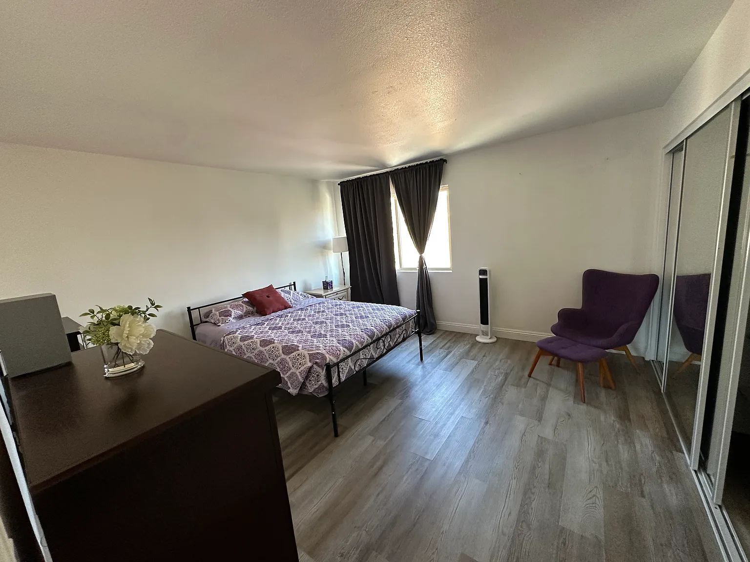 3 bed, 1400 sqft, $3,800 — Photo 1