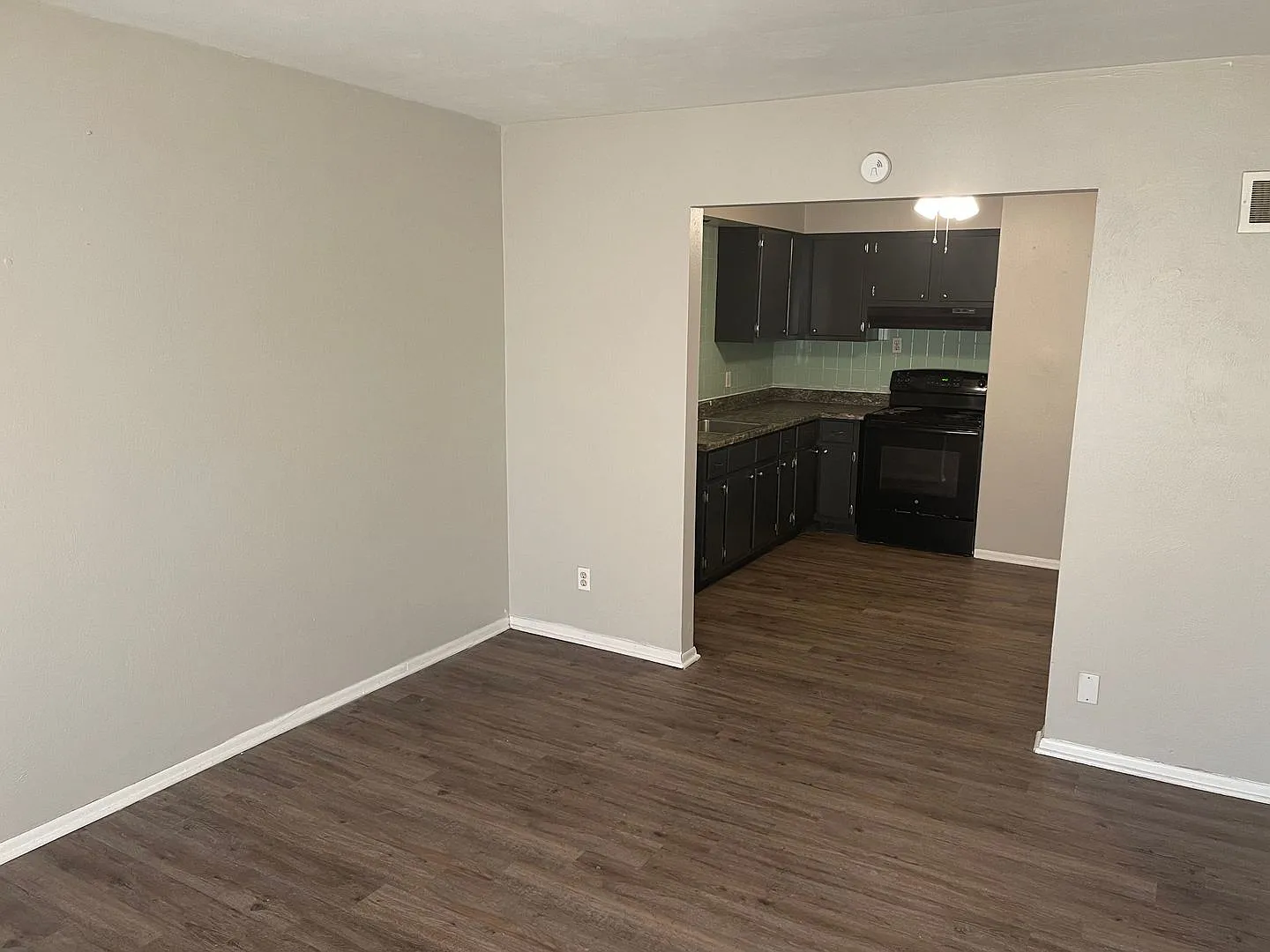 3255 Delor Ave — Photo 1