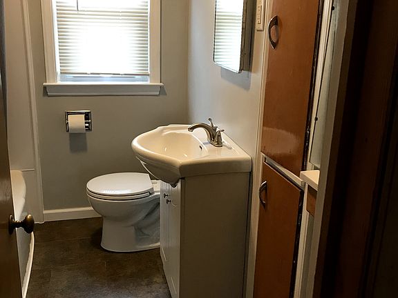 5th image of 275 W 21st St