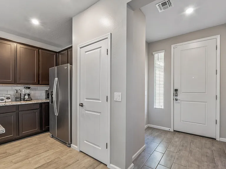 17352 W Paraiso Ln — Photo 45