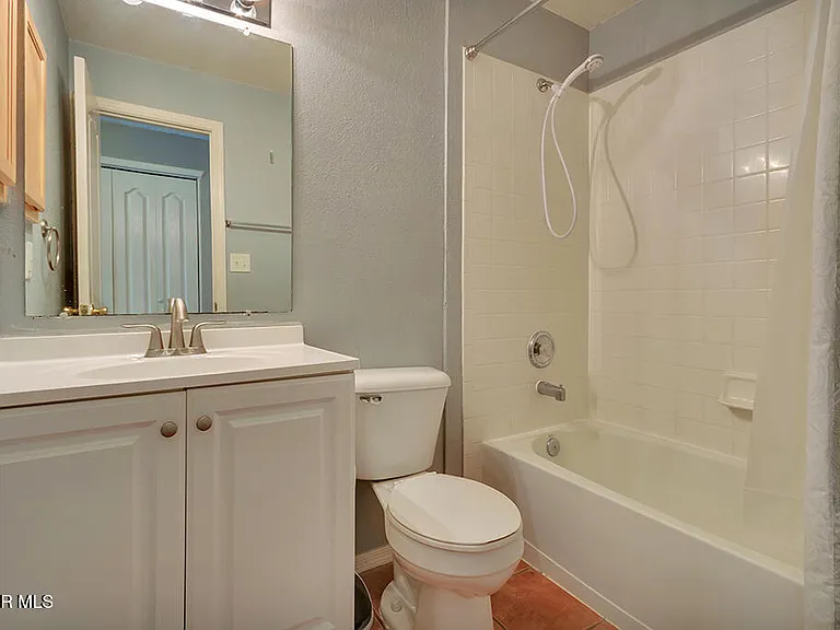 1417 Plaza Verde Dr — Photo 16