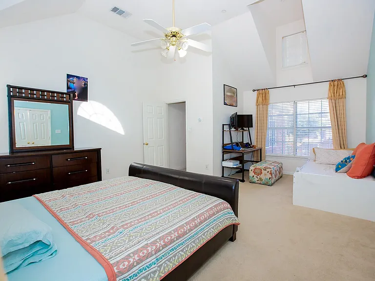 8335 Richmond Ct — Photo 16
