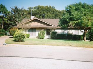607 Westcliff Dr, Euless, TX 76040
