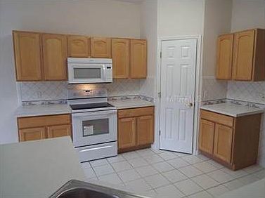 4th image of 101 Florence Ln