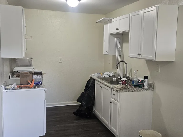 219 Westpark Ct — Photo 7