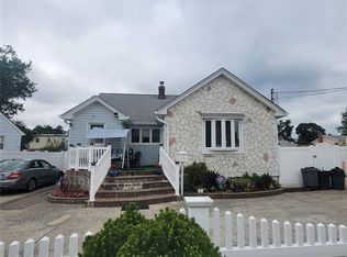 65 Underhill Ave, Roosevelt, NY 11575