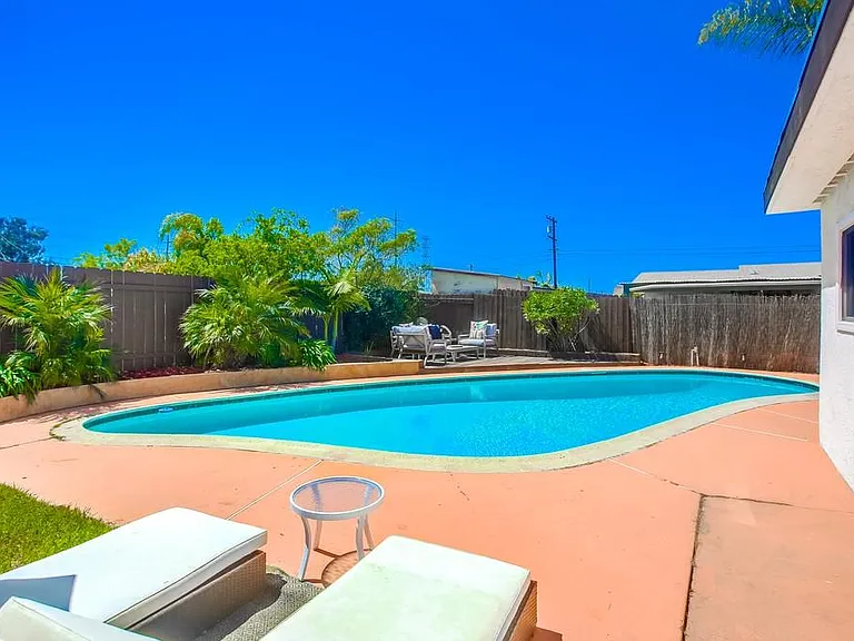 5013 Conrad Ave — Photo 2