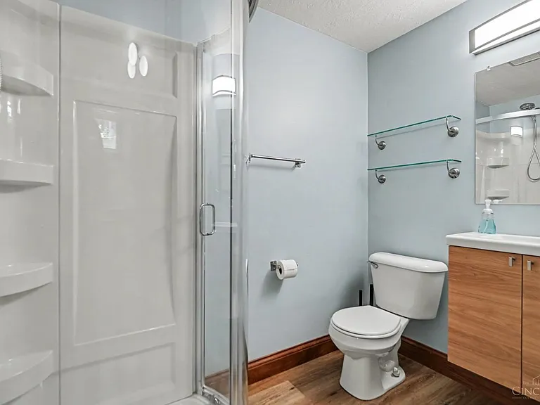 17 Washington Ave — Photo 11