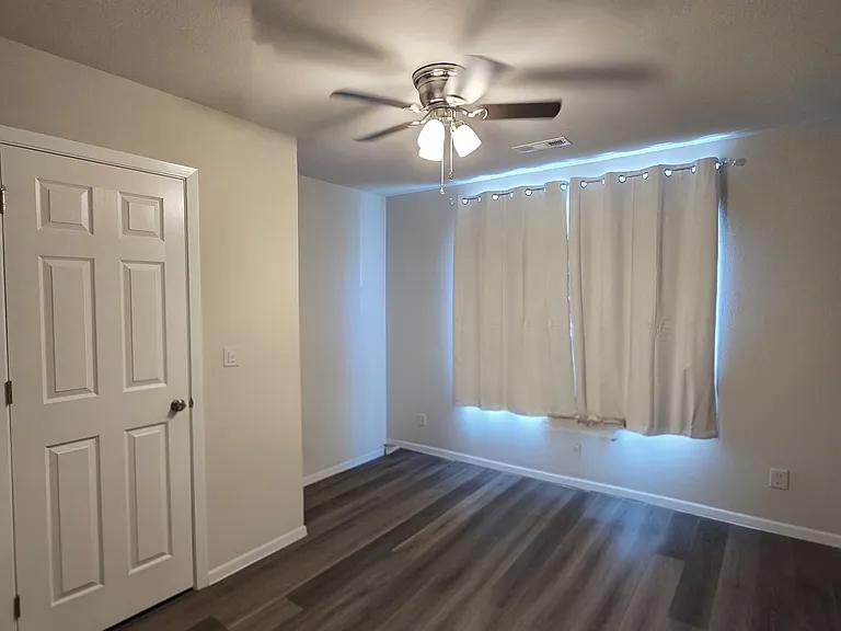 2750 W Obsidian St — Photo 4