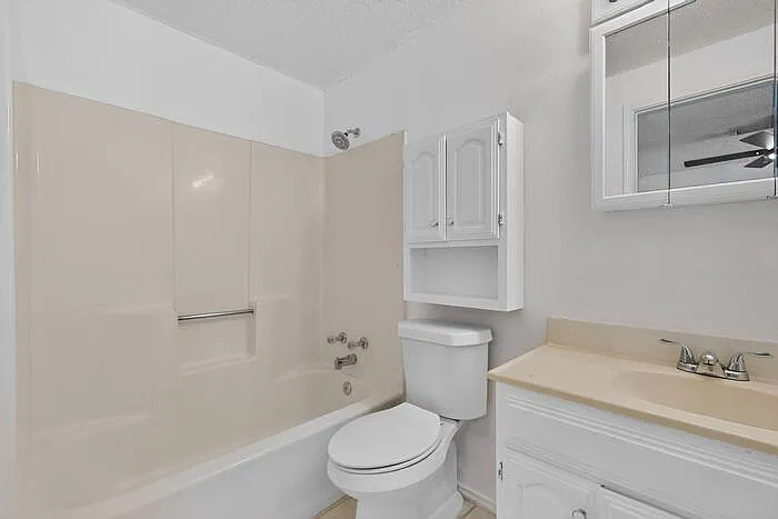 6120 Cypress Point Dr — Photo 7
