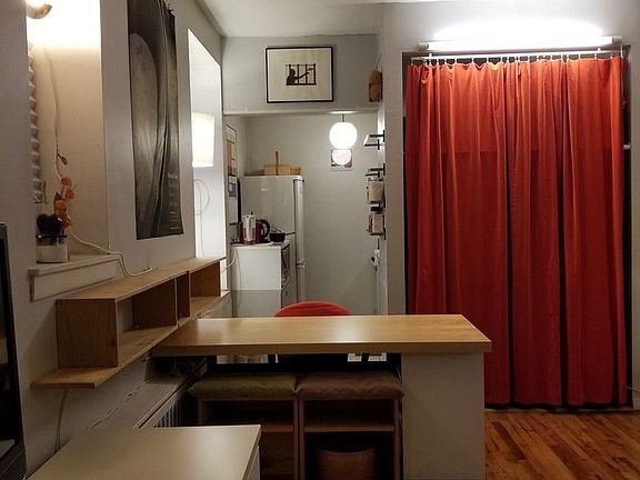 3rd image of 32 W 40th St APT 3J