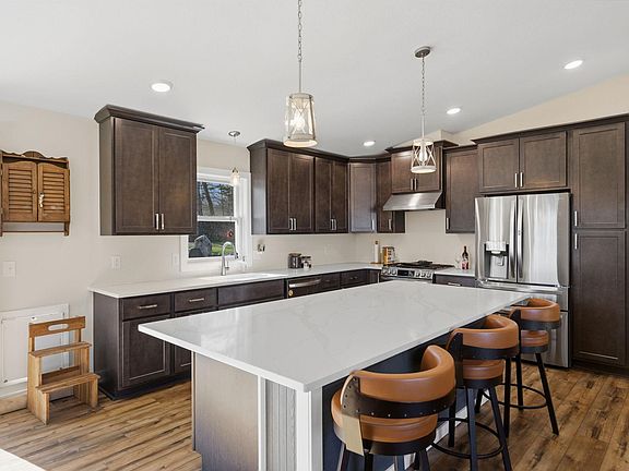 2nd image of 33366 Sibley Heights Ln