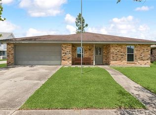 30 Azalea Ct, Marrero, LA 70072