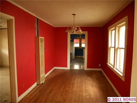5th image of 1640 S Knoxville Ave