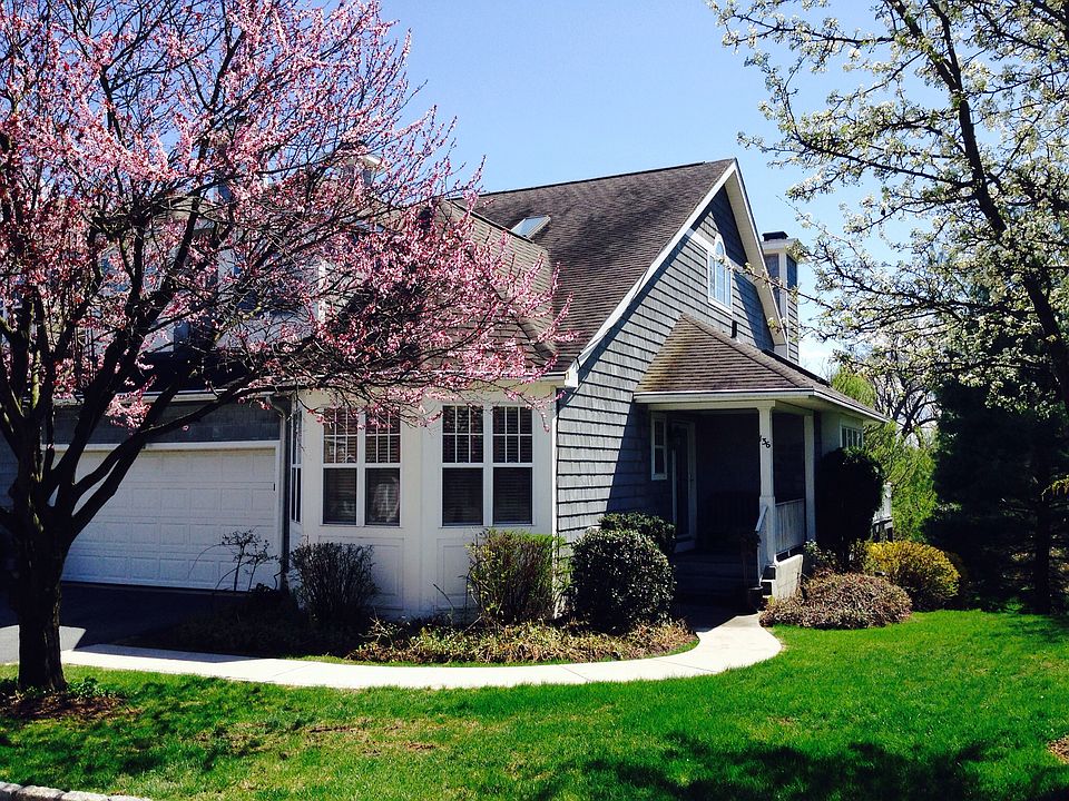 1st image of 136 Mystic Dr