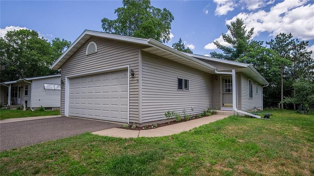 1335 Pershing Street, Eau Claire, WI 54703 Zillow