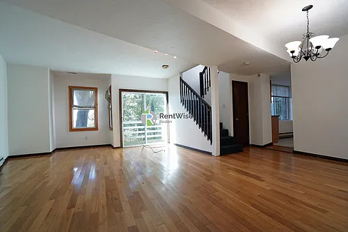 89 Sheridan St Photo 1