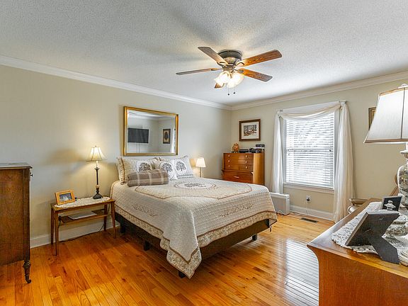 9th image of 10245 Snow Hill Rd