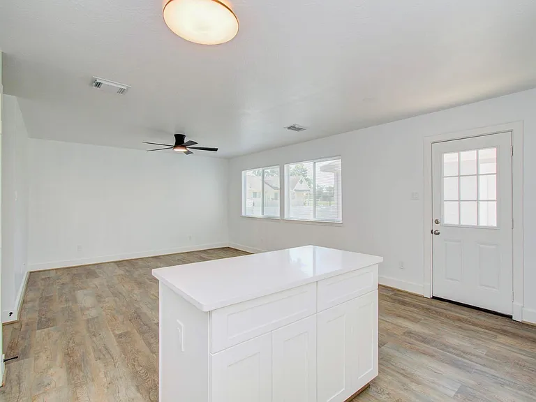 6117 Settlers Square Ln — Photo 16