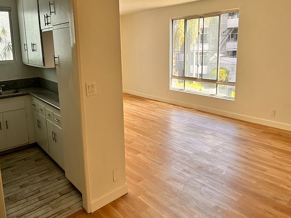 3rd image of 1343 N Sierra Bonita Ave APT 6