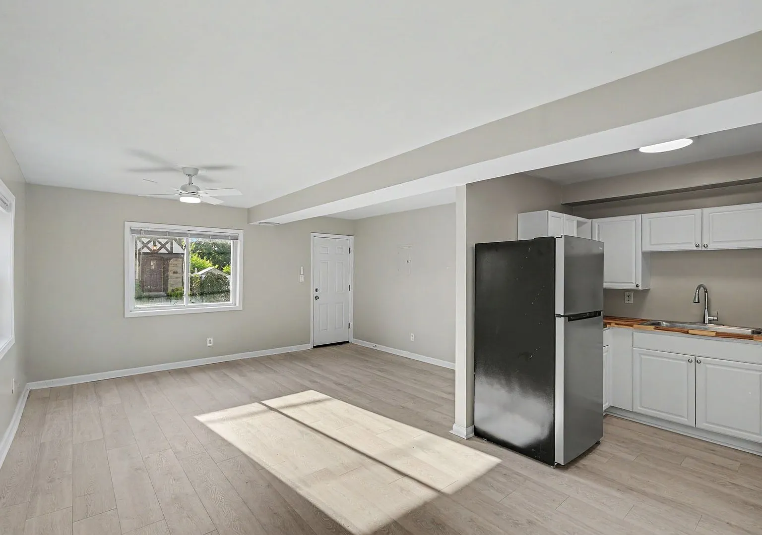 1 bed, 1.0 bath, 600 sqft, $1,125 — Photo 2