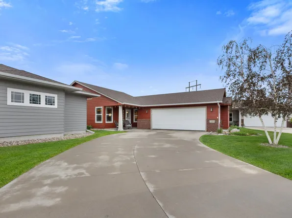 3205 S Manifold Ave, Sioux Falls, SD 57110