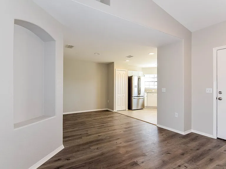 8179 Woodvine Cir — Photo 4