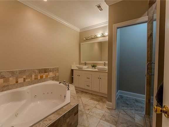 4th image of 2094 Ardmore Ct