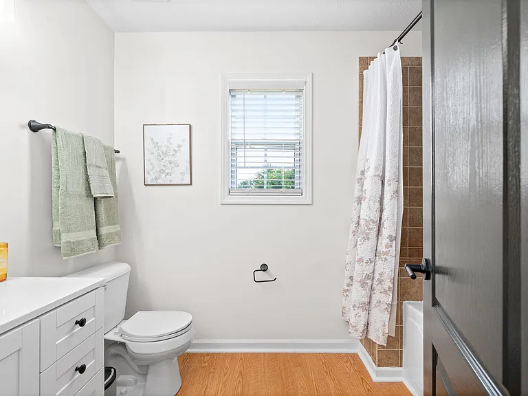 Athena Dr — Photo 20
