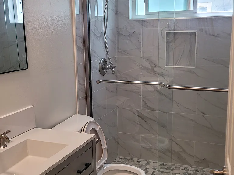 1208 Amethyst St #B — Photo 8