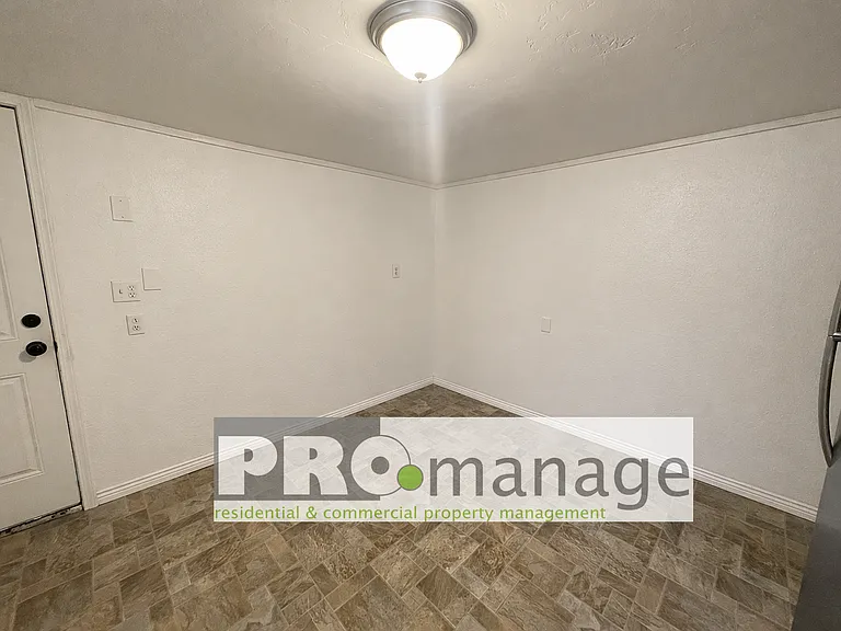 437 W. Crowley St. — Photo 3