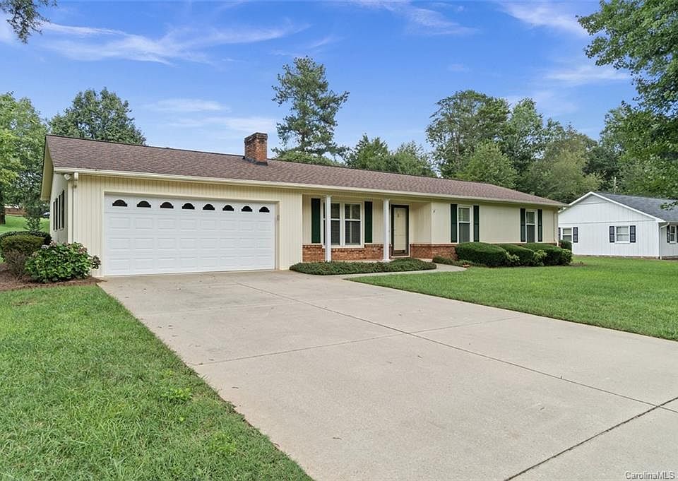 1st image of 405 Beverly Dr