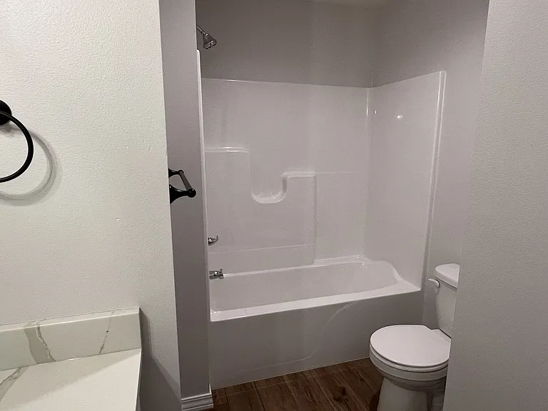 665 W Pinewood St — Photo 12