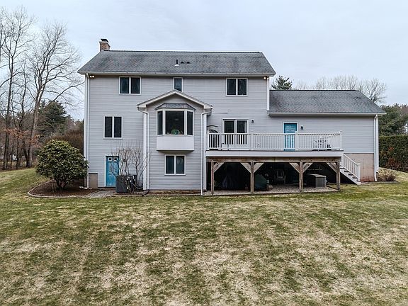 5th image of 237 Millbrook Dr