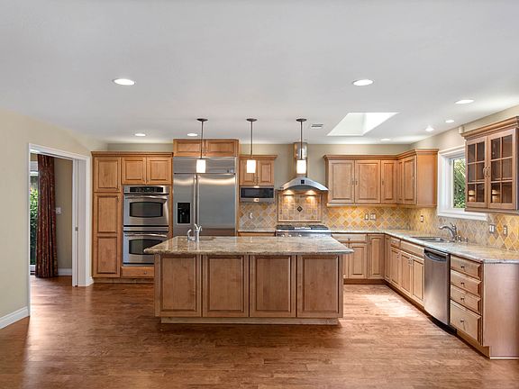4th image of 3336 Moraga Pl